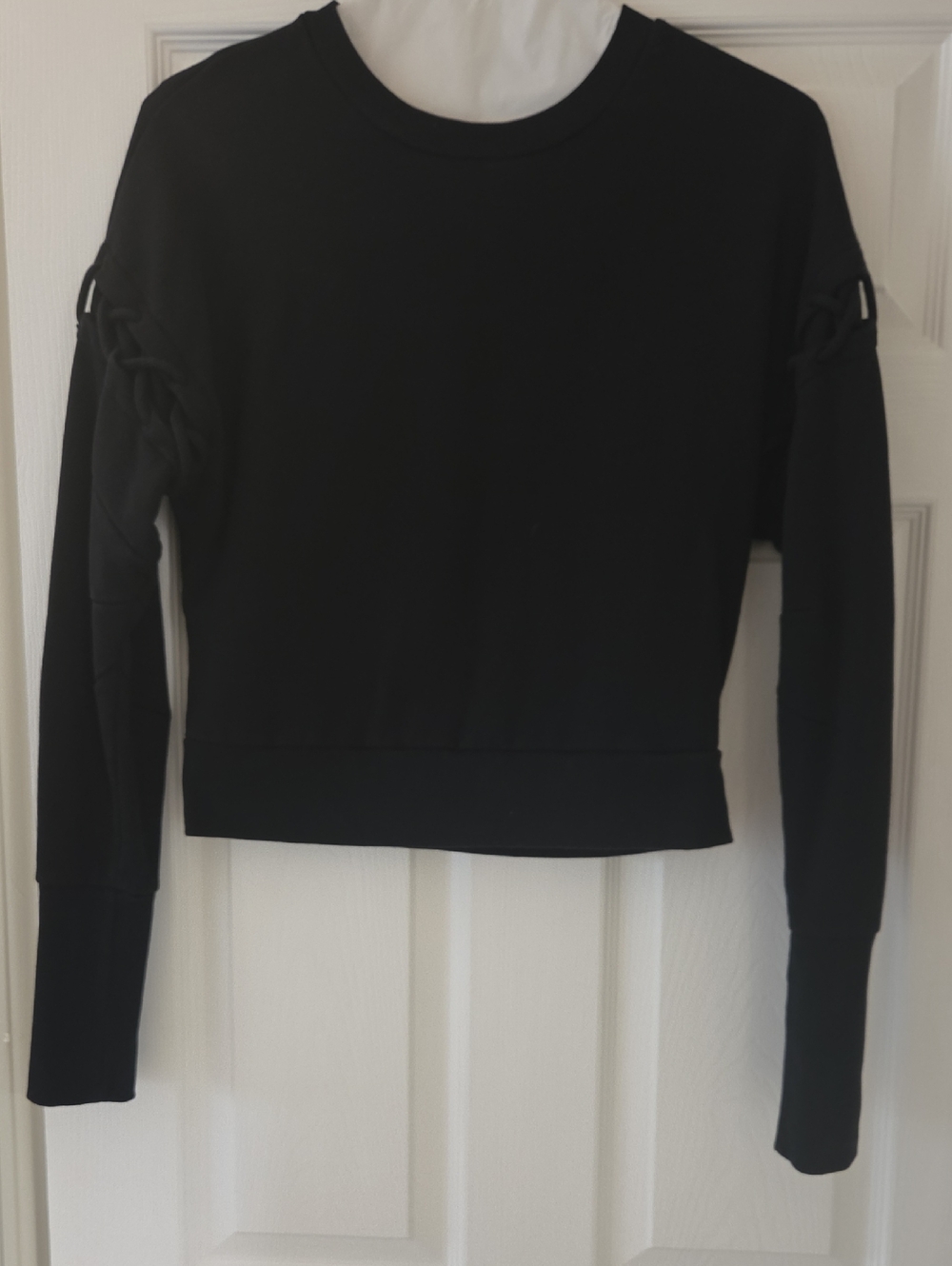 ALO Yoga Black Long-Sleeve Pullover Sweatshirt